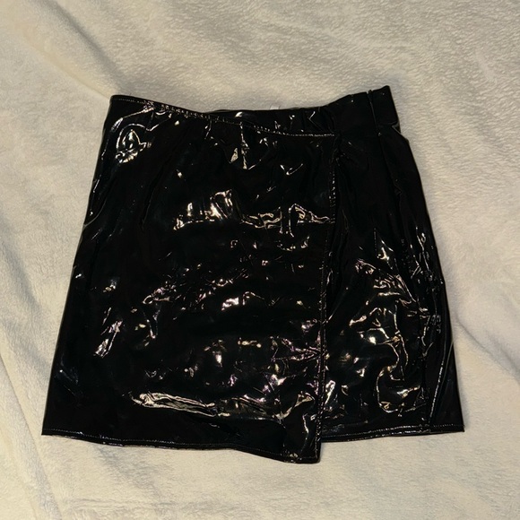 Dolls kill latex mini skirt flattering - Picture 1 of 4